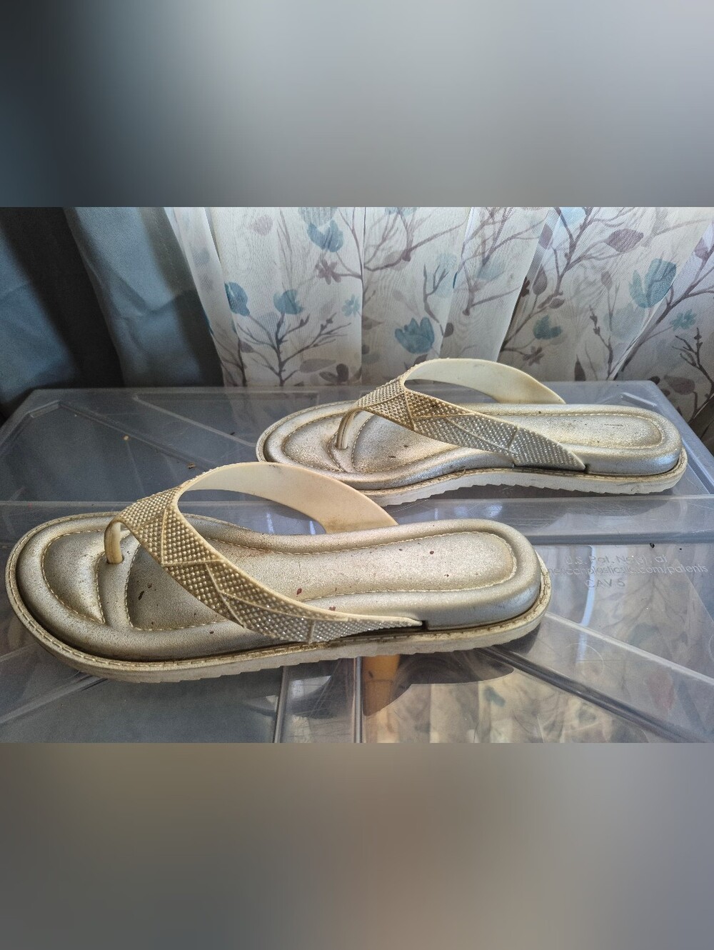Women’s Metallic Gold Flip Flop Sandals